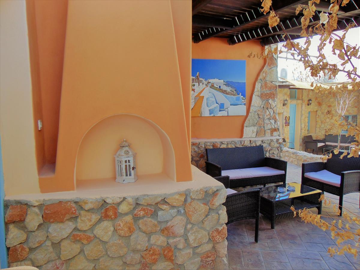 Archangels Traditional Houses Картерадос Екстериор снимка
