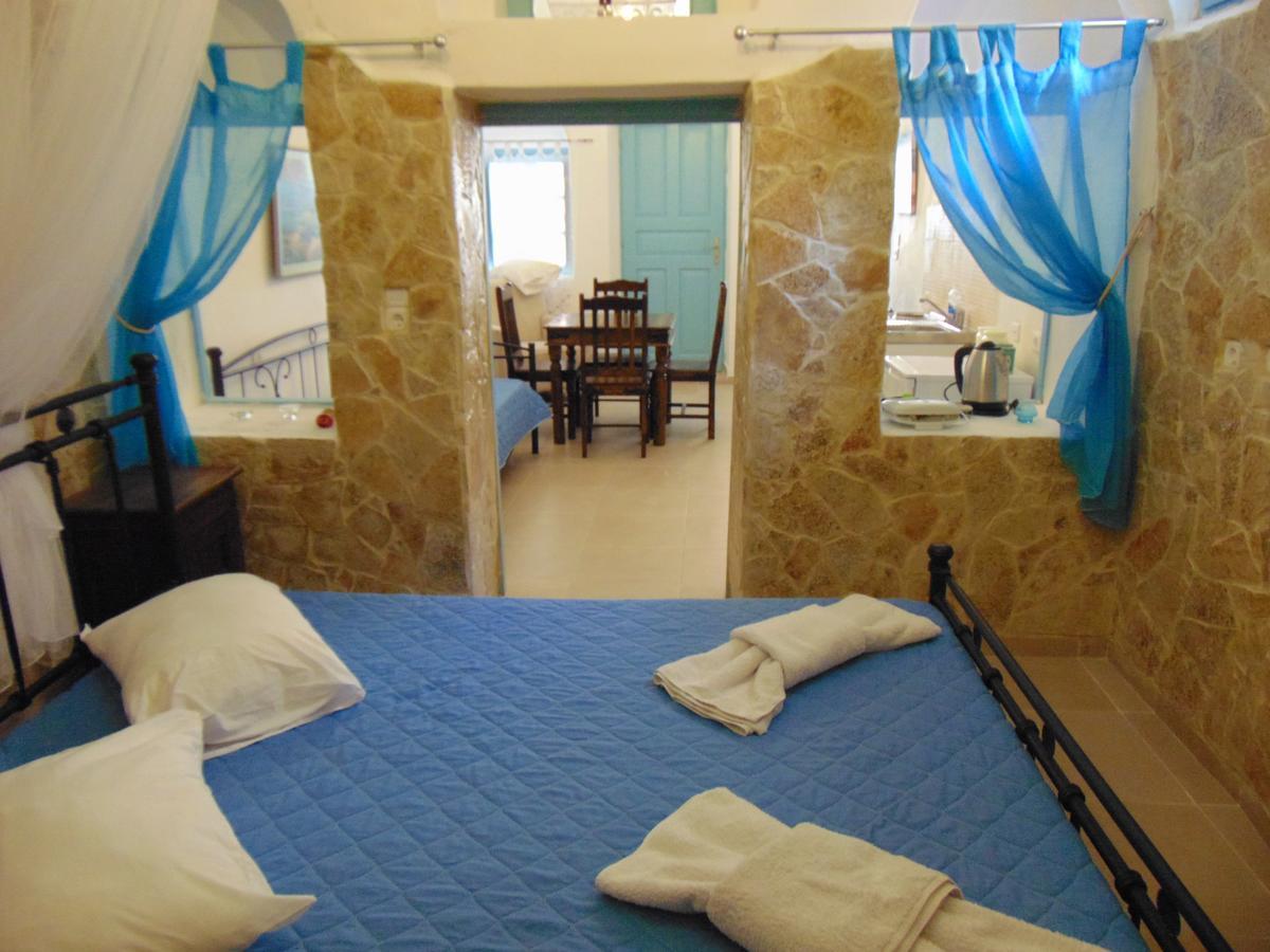 Archangels Traditional Houses Картерадос Екстериор снимка