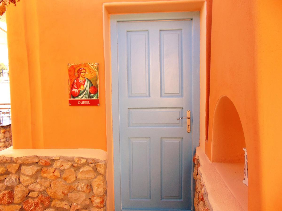 Archangels Traditional Houses Картерадос Екстериор снимка